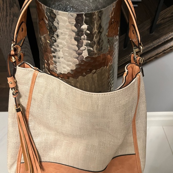 COPY - Sondra Roberts Squared coated linen summer hobo bag with tassel summer c… - Picture 14 of 17